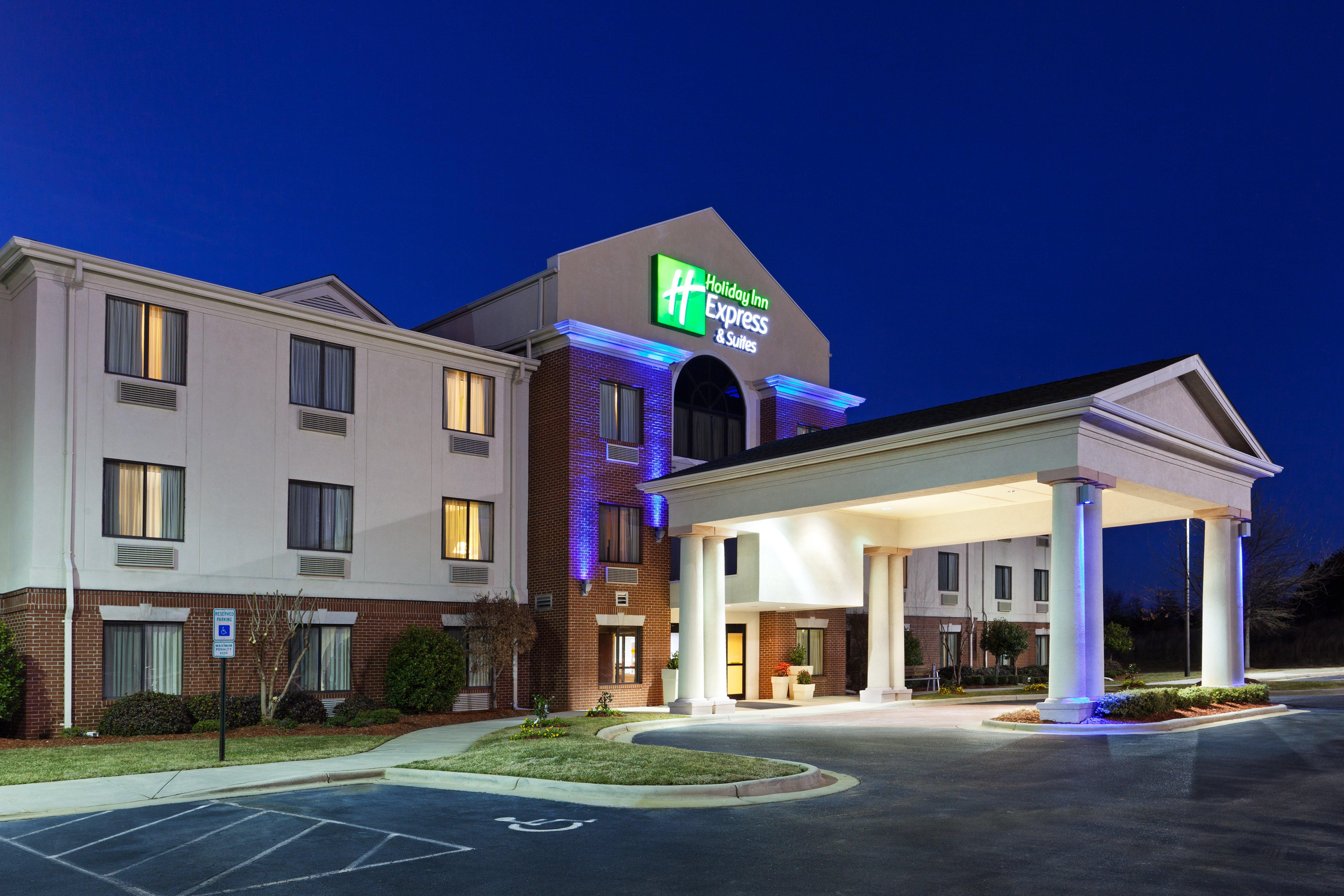 里兹维尔智选假日套房酒店 Reidsville 外观 照片